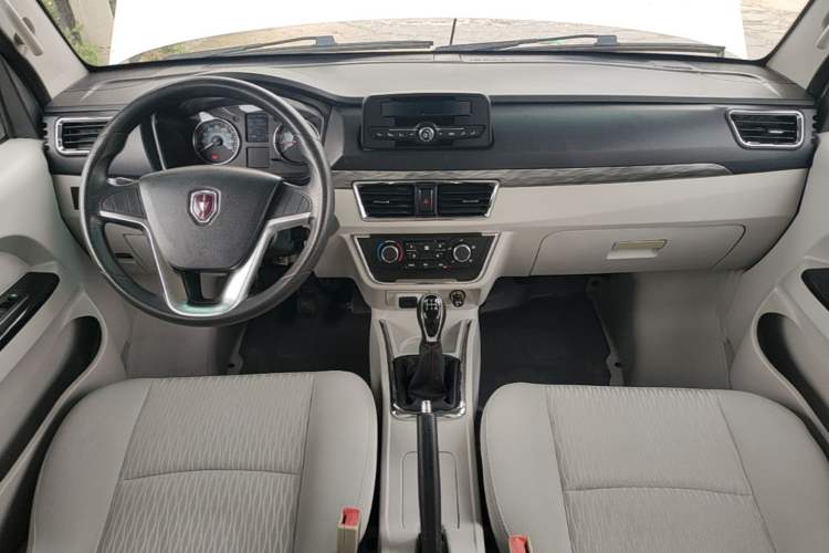 Used Jinbei New Hiace S 2021 1.5L Wealth Central Air-Conditioned Bus China VI Standard Model SWC15M Center Console