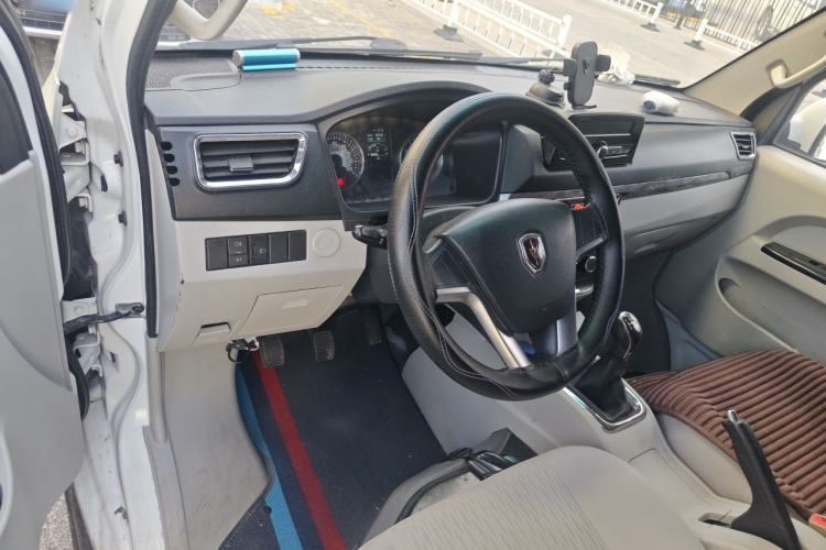 Used Jinbei New Hiace S 2021 1.5L Wealth Van Non-Air-Conditioned Version China VI Standard SWC15M Center Console