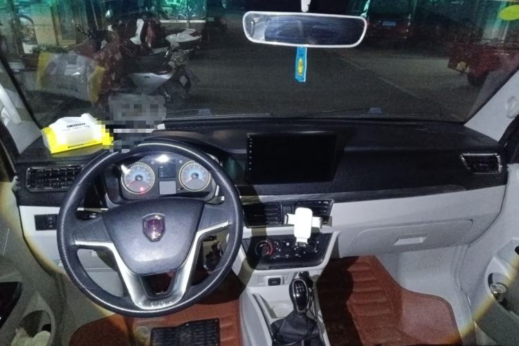 Used Jinbei New Hiace S 2021 1.5L Wealth Central Air-Conditioned Bus China VI Standard Model SWC15M Center Console