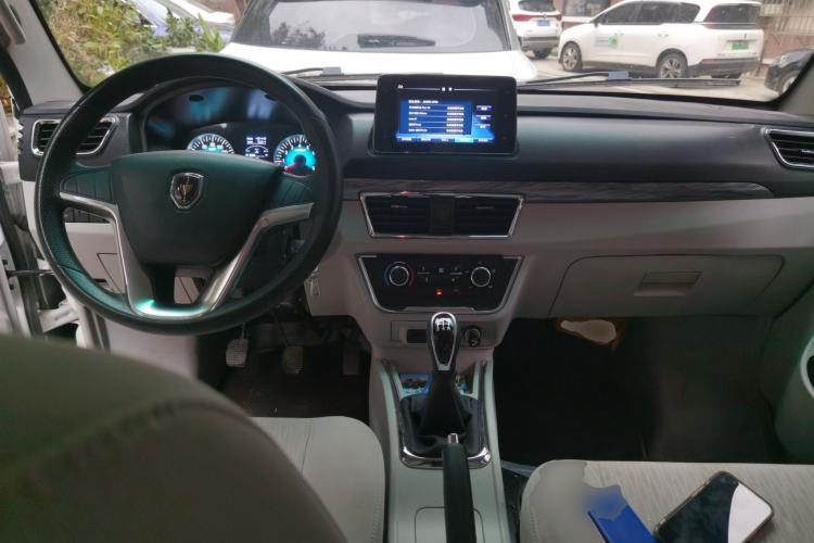 Used Jinbei New Hiace S 2021 1.5L Wealth Model Non-Air-Conditioned Version National VI Standard SWC15M Center Console