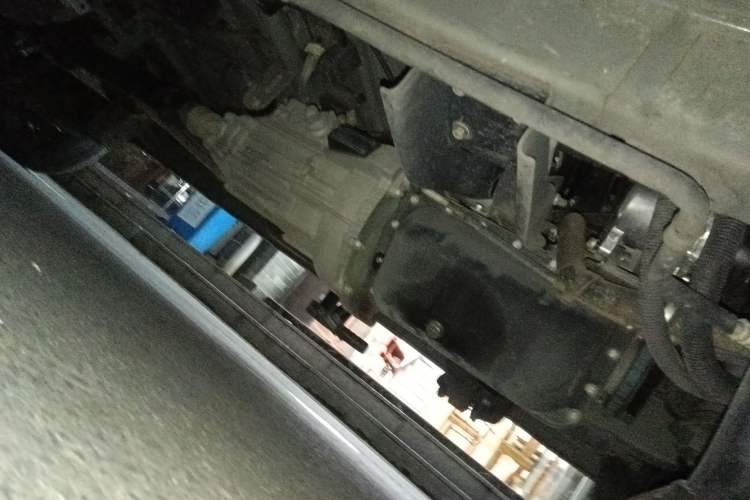 Used Jinbei New Hiace S 2021 1.5L Wealth Central Air-Conditioned Bus China VI Standard Model SWC15M Chassis Front Right