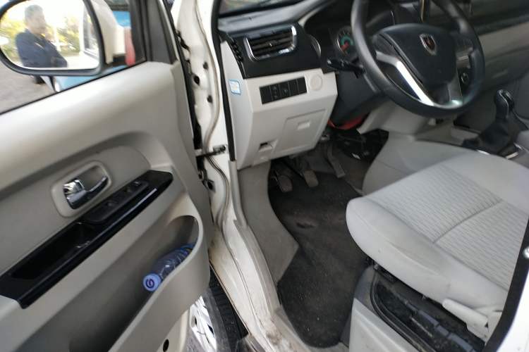 Used Jinbei New Hiace S 2021 1.6L Wealth Central Air-Conditioned Van China VI Standard SWD16M Driver Seat