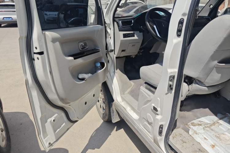 Used Jinbei New Hiace S 2021 1.5L Wealth Model Non-Air-Conditioned Version National VI Standard SWC15M Driver Seat