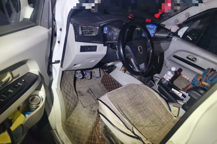 Used Jinbei New Hiace S 2021 1.5L Wealth Central Air-Conditioned Van China VI Standard SWC15M Driver Seat