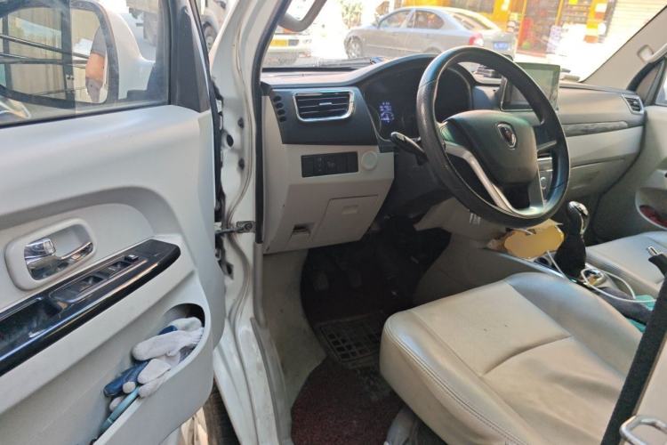 Used Jinbei New Hiace S 2021 1.5L Business Central Air-Conditioned Van China VI Standard SWC15M Driver Seat