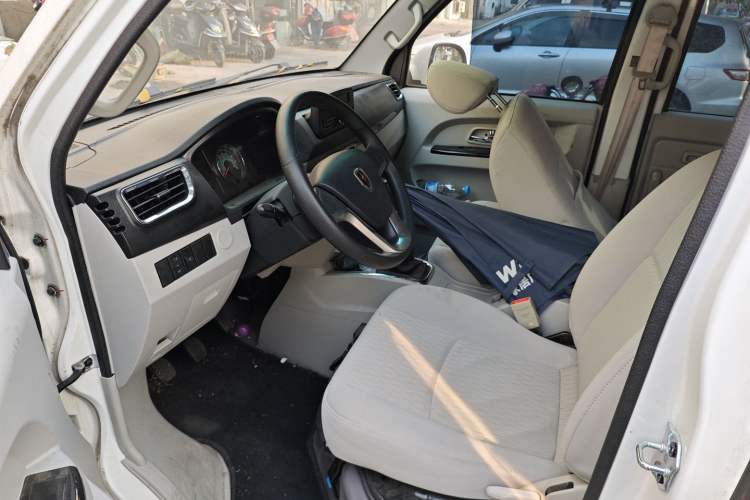 Used Jinbei New Hiace S 2021 1.5L Wealth Central Air-Conditioned Bus China VI Standard Model SWC15M Driver Seat
