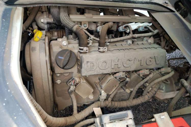 Used Jinbei New Hiace S 2021 1.5L Wealth Model Non-Air-Conditioned Version National VI Standard SWC15M Engine Bay Left