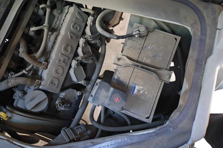 Used Jinbei New Hiace S 2021 1.5L Wealth Van Non-Air-Conditioned Version China VI Standard SWC15M Engine Bay Left