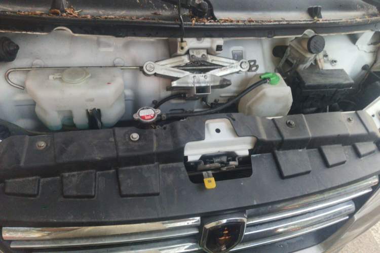 Used Jinbei New Hiace S 2021 1.5L Wealth Van Non-Air-Conditioned Version China VI Standard SWC15M Engine Bay