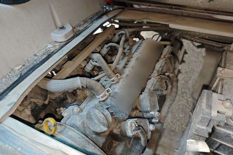 Used Jinbei New Hiace S 2021 1.5L Business Central Air-Conditioned Van China VI Standard SWC15M Engine Bay