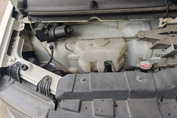 Used Jinbei New Hiace S 2021 1.6L Business Central Air-Conditioned Coach China VI Standard SWD16M Engine Bay Right