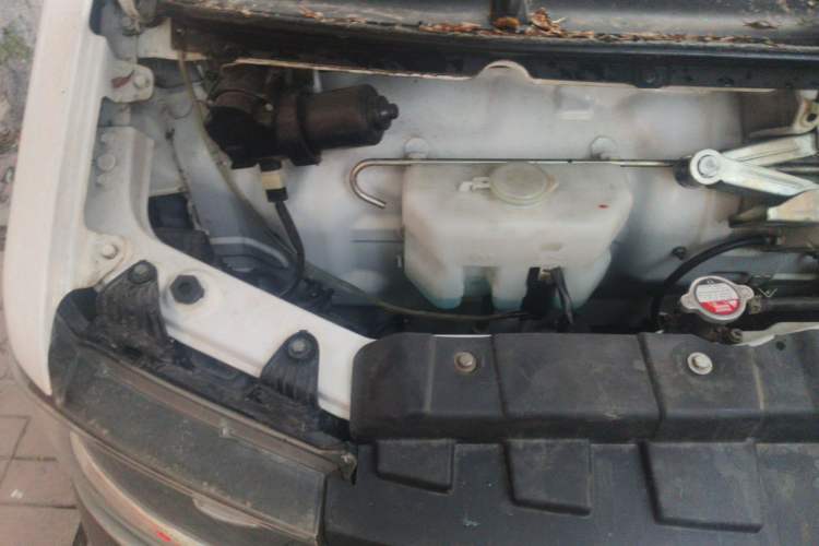 Used Jinbei New Hiace S 2021 1.5L Wealth Van Non-Air-Conditioned Version China VI Standard SWC15M Engine Bay Right