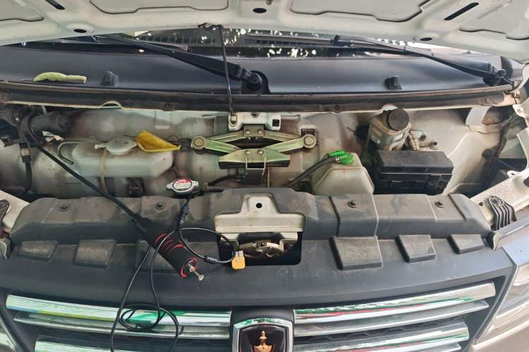 Used Jinbei New Hiace S 2021 1.5L Wealth Van Non-Air-Conditioned Version China VI Standard SWC15M Engine Bay