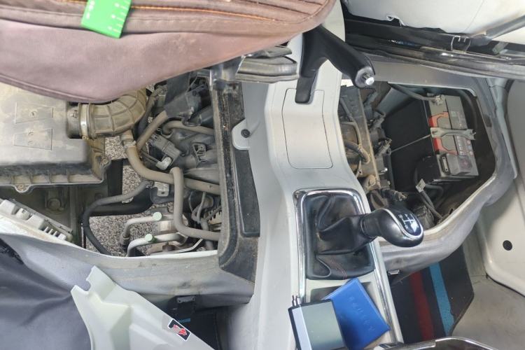 Used Jinbei New Hiace S 2021 1.5L Wealth Van Non-Air-Conditioned Version China VI Standard SWC15M Engine Bay
