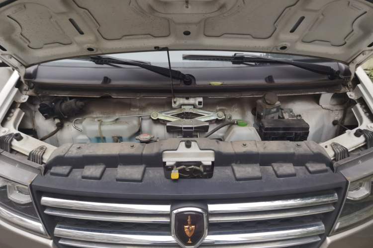 Used Jinbei New Hiace S 2021 1.5L Wealth Model Non-Air-Conditioned Version National VI Standard SWC15M Engine Bay