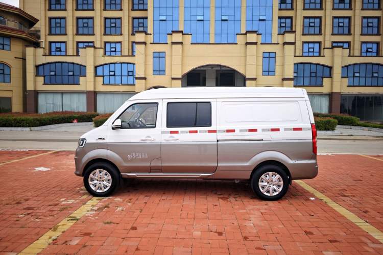Used Jinbei New Hiace S 2021 1.5L Business Central Air-Conditioned Van China VI Standard SWC15M Exterior 5