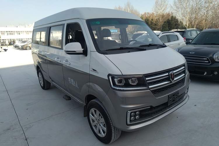 Used Jinbei New Hiace S 2021 1.5L Wealth Model Non-Air-Conditioned Version National VI Standard SWC15M Front Right 45 Deg