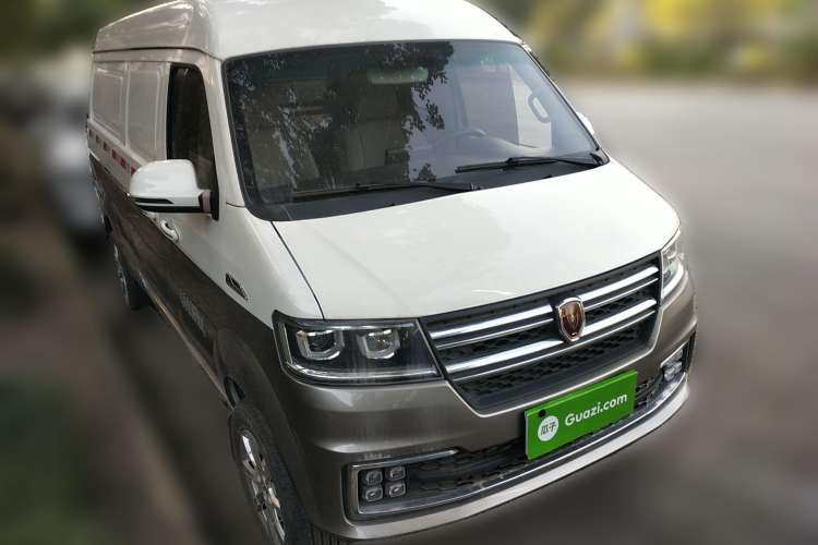Used Jinbei New Hiace S 2021 1.6L Wealth Central Air-Conditioned Van China VI Standard SWD16M Front Right 45 Deg