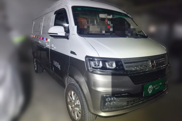 Used Jinbei New Hiace S 2021 1.5L Wealth Central Air-Conditioned Van China VI Standard SWC15M Front Right 45 Deg