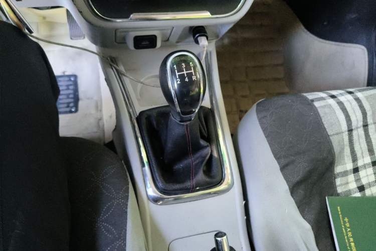 Used Jinbei New Hiace S 2021 1.6L Business Central Air-Conditioned Coach China VI Standard SWD16M Gear Lever