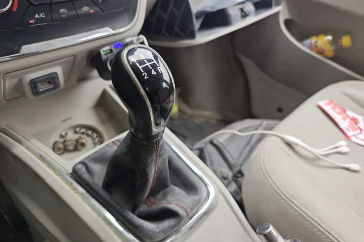 Used Jinbei New Hiace S 2021 1.6L Business Central Air-Conditioned Coach China VI Standard SWD16M Gear Lever