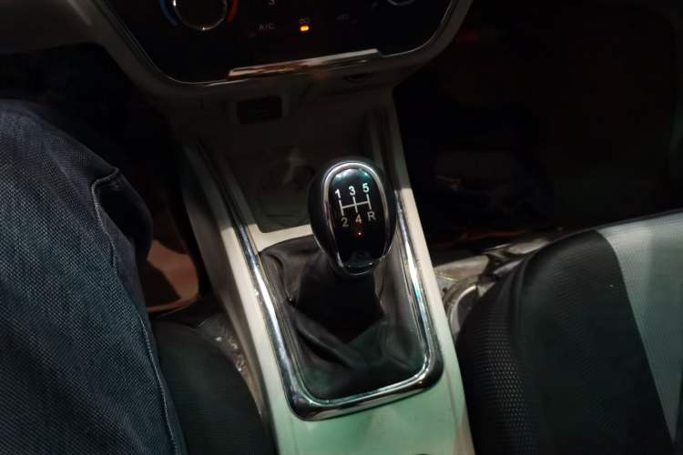 Used Jinbei New Hiace S 2021 1.5L Wealth Model Non-Air-Conditioned Version National VI Standard SWC15M Gear Lever