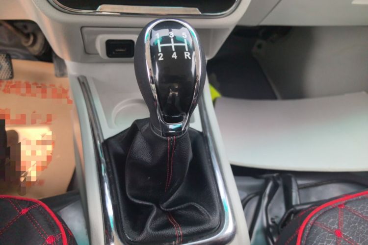 Used Jinbei New Hiace S 2021 1.5L Wealth Central Air-Conditioned Van China VI Standard SWC15M Gear Lever