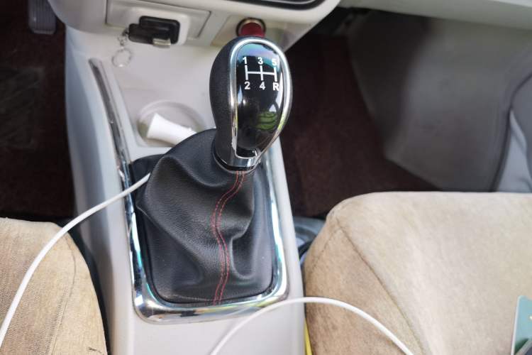 Used Jinbei New Hiace S 2021 1.5L Wealth Van Non-Air-Conditioned Version China VI Standard SWC15M Gear Lever