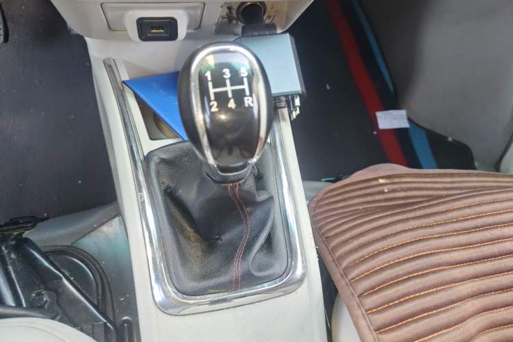 Used Jinbei New Hiace S 2021 1.5L Wealth Van Non-Air-Conditioned Version China VI Standard SWC15M Gear Lever
