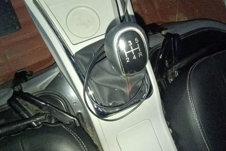 Used Jinbei New Hiace S 2021 1.5L Wealth Central Air-Conditioned Bus China VI Standard Model SWC15M Gear Lever