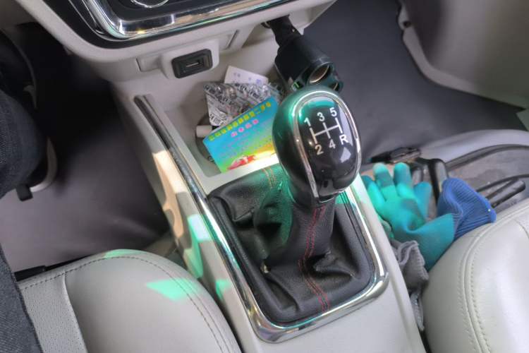 Used Jinbei New Hiace S 2021 1.5L Business-Class Central Air-Conditioned Coach China VI Standard SWC15M Gear Lever