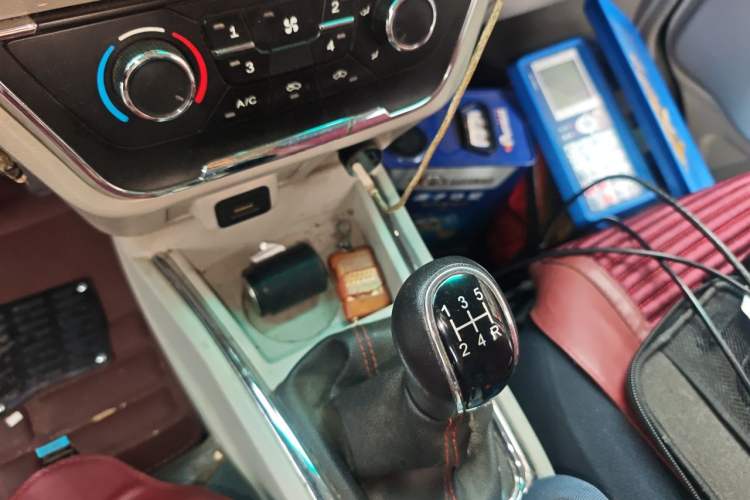 Used Jinbei New Hiace S 2021 1.5L Wealth Model Non-Air-Conditioned Version National VI Standard SWC15M Gear Lever