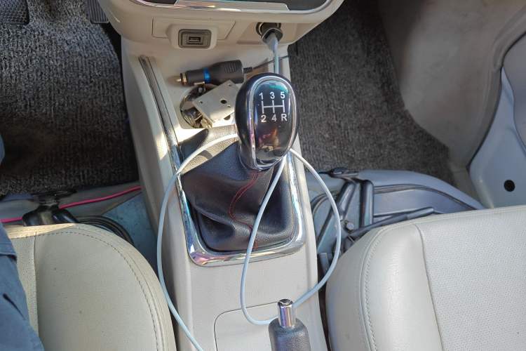 Used Jinbei New Hiace S 2021 1.6L Business Central Air-Conditioned Coach China VI Standard SWD16M Gear Lever