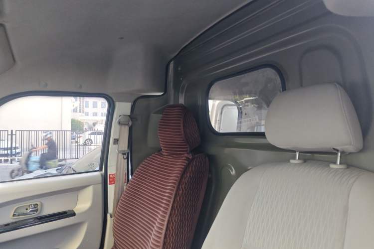 Used Jinbei New Hiace S 2021 1.5L Wealth Van Non-Air-Conditioned Version China VI Standard SWC15M Headliner