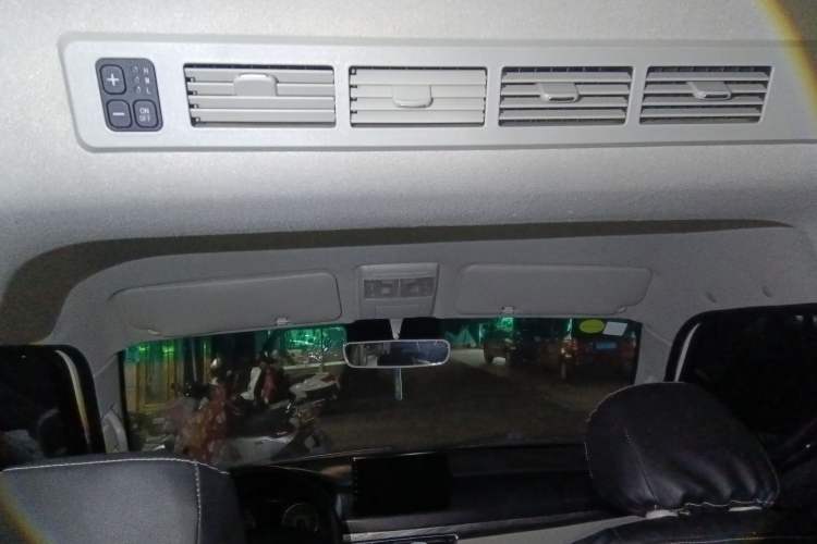 Used Jinbei New Hiace S 2021 1.5L Wealth Central Air-Conditioned Bus China VI Standard Model SWC15M Headliner