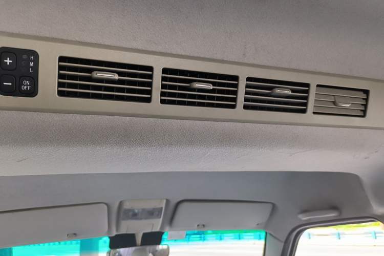 Used Jinbei New Hiace S 2021 1.5L Business-Class Central Air-Conditioned Coach China VI Standard SWC15M Headliner