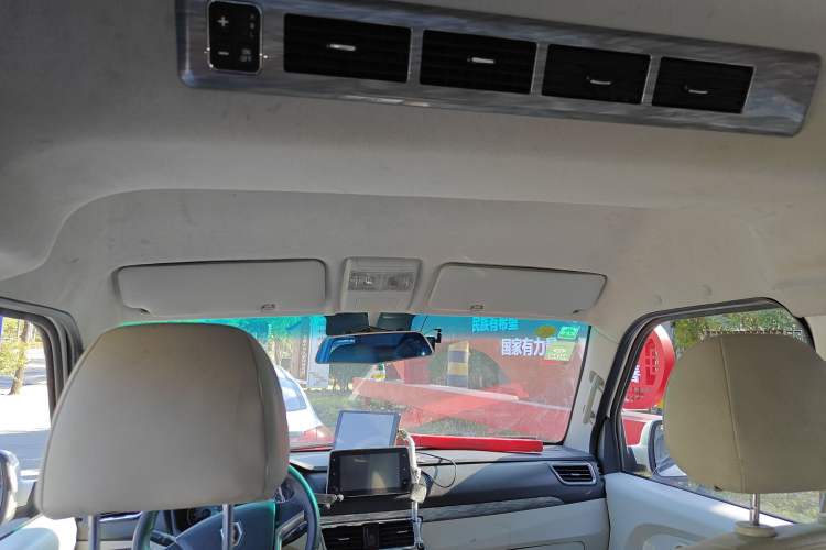 Used Jinbei New Hiace S 2021 1.6L Business Central Air-Conditioned Coach China VI Standard SWD16M Headliner