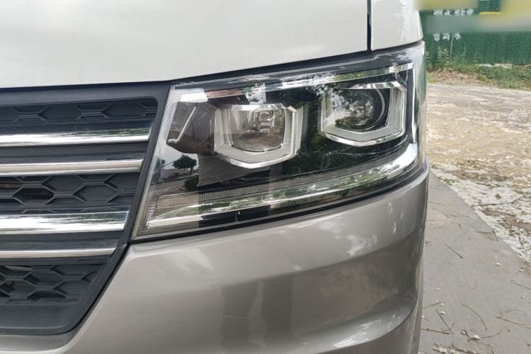 Used Jinbei New Hiace S 2021 1.5L Wealth Central Air-Conditioned Bus China VI Standard Model SWC15M Left Front Headlight
