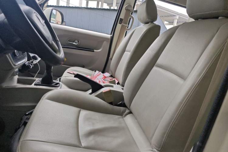 Used Jinbei New Hiace S 2021 1.6L Business Central Air-Conditioned Coach China VI Standard SWD16M Left Front Seat