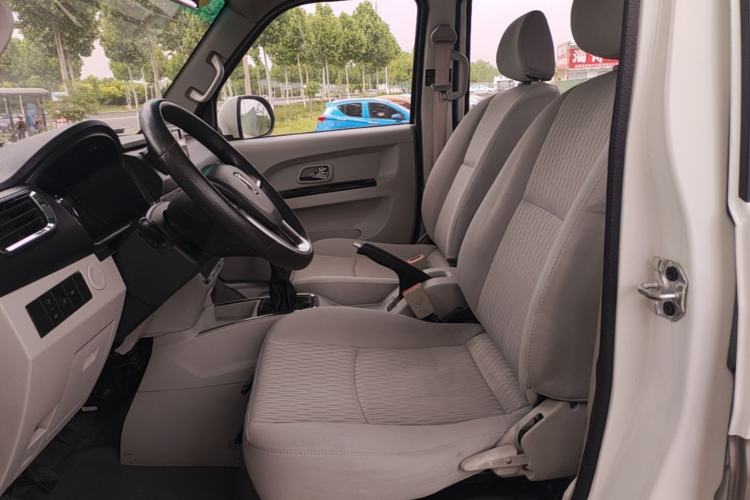 Used Jinbei New Hiace S 2021 1.5L Wealth Central Air-Conditioned Bus China VI Standard Model SWC15M Left Front Seat
