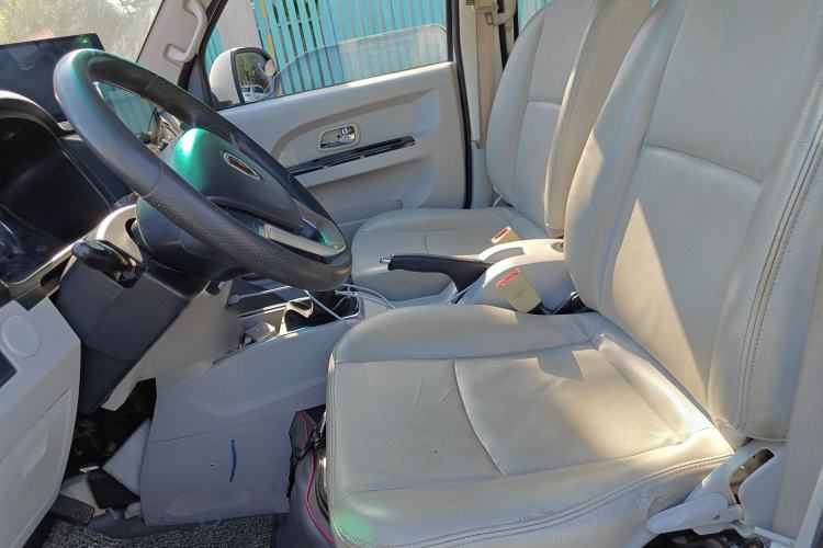 Used Jinbei New Hiace S 2021 1.6L Business Central Air-Conditioned Coach China VI Standard SWD16M Left Front Seat