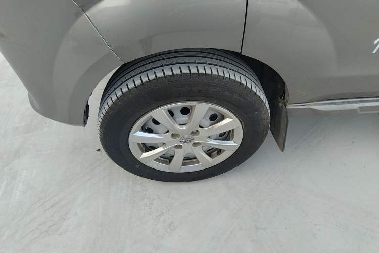 Used Jinbei New Hiace S 2021 1.5L Wealth Model Non-Air-Conditioned Version National VI Standard SWC15M Left Front Wheel Hub