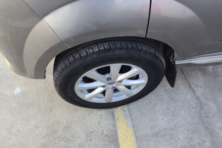 Used Jinbei New Hiace S 2021 1.6L Business Central Air-Conditioned Coach China VI Standard SWD16M Left Front Wheel Hub