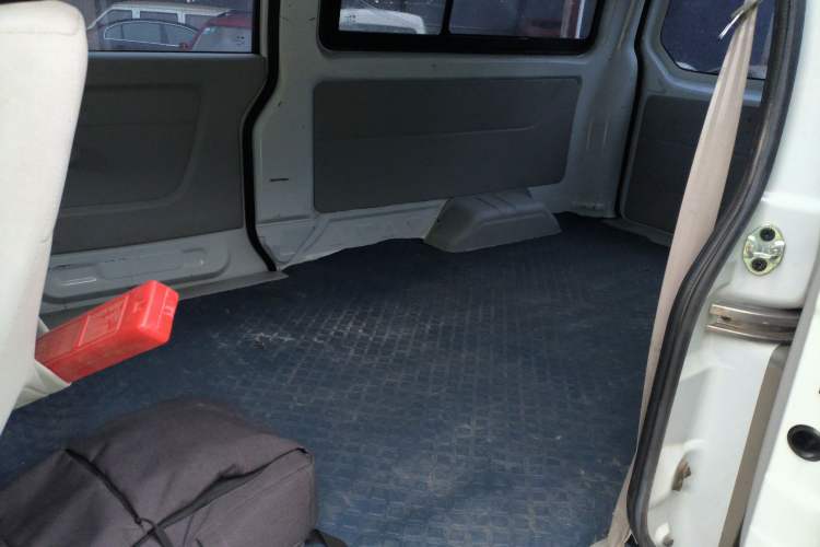 Used Jinbei New Hiace S 2021 1.5L Wealth Model Non-Air-Conditioned Version National VI Standard SWC15M Left Rear Seat