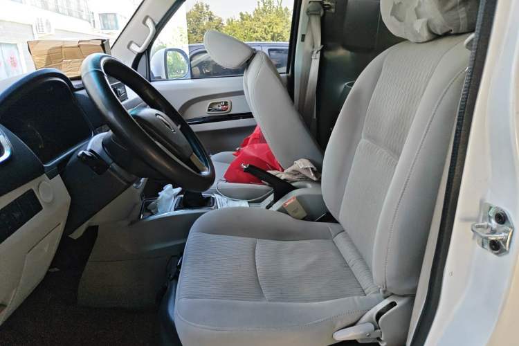 Used Jinbei New Hiace S 2021 1.5L Wealth Van Non-Air-Conditioned Version China VI Standard SWC15M Left Rear Seat