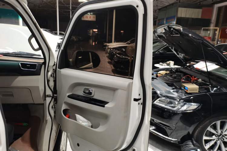 Used Jinbei New Hiace S 2021 1.5L Wealth Model Non-Air-Conditioned Version National VI Standard SWC15M Right Front Door Interior