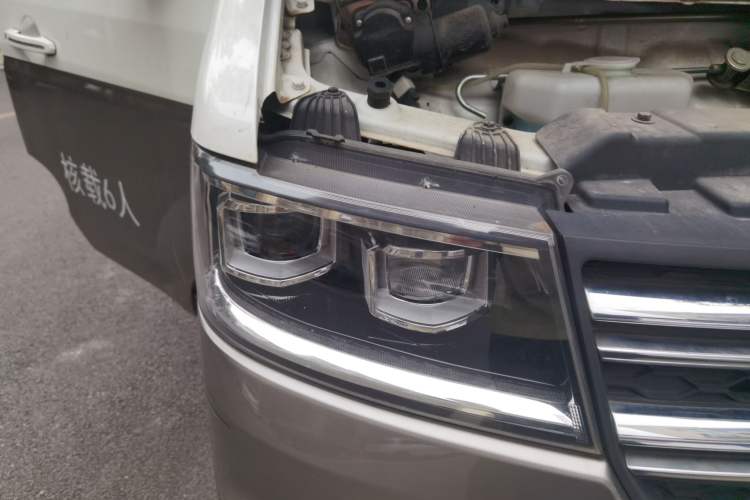 Used Jinbei New Hiace S 2021 1.5L Wealth Model Non-Air-Conditioned Version National VI Standard SWC15M Right Front Headlight