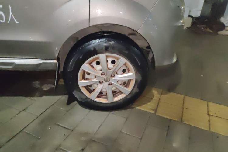 Used Jinbei New Hiace S 2021 1.5L Wealth Model Non-Air-Conditioned Version National VI Standard SWC15M Right Front Wheel Hub