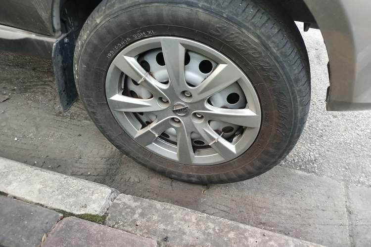 Used Jinbei New Hiace S 2021 1.6L Wealth Central Air-Conditioned Van China VI Standard SWD16M Right Front Wheel Hub