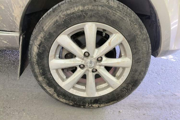Used Jinbei New Hiace S 2021 1.6L Business Central Air-Conditioned Coach China VI Standard SWD16M Right Front Wheel Hub